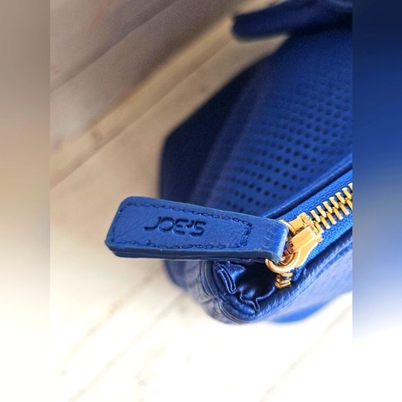 Joe's Large Blue Weekender Handbag Purse Vegan Leather Tote Bag Zip up Gold - Picture 4 of 16